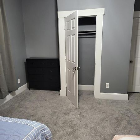 Guest Room With Two Double Beds In Columbus Oh, Airport Location Exterior photo