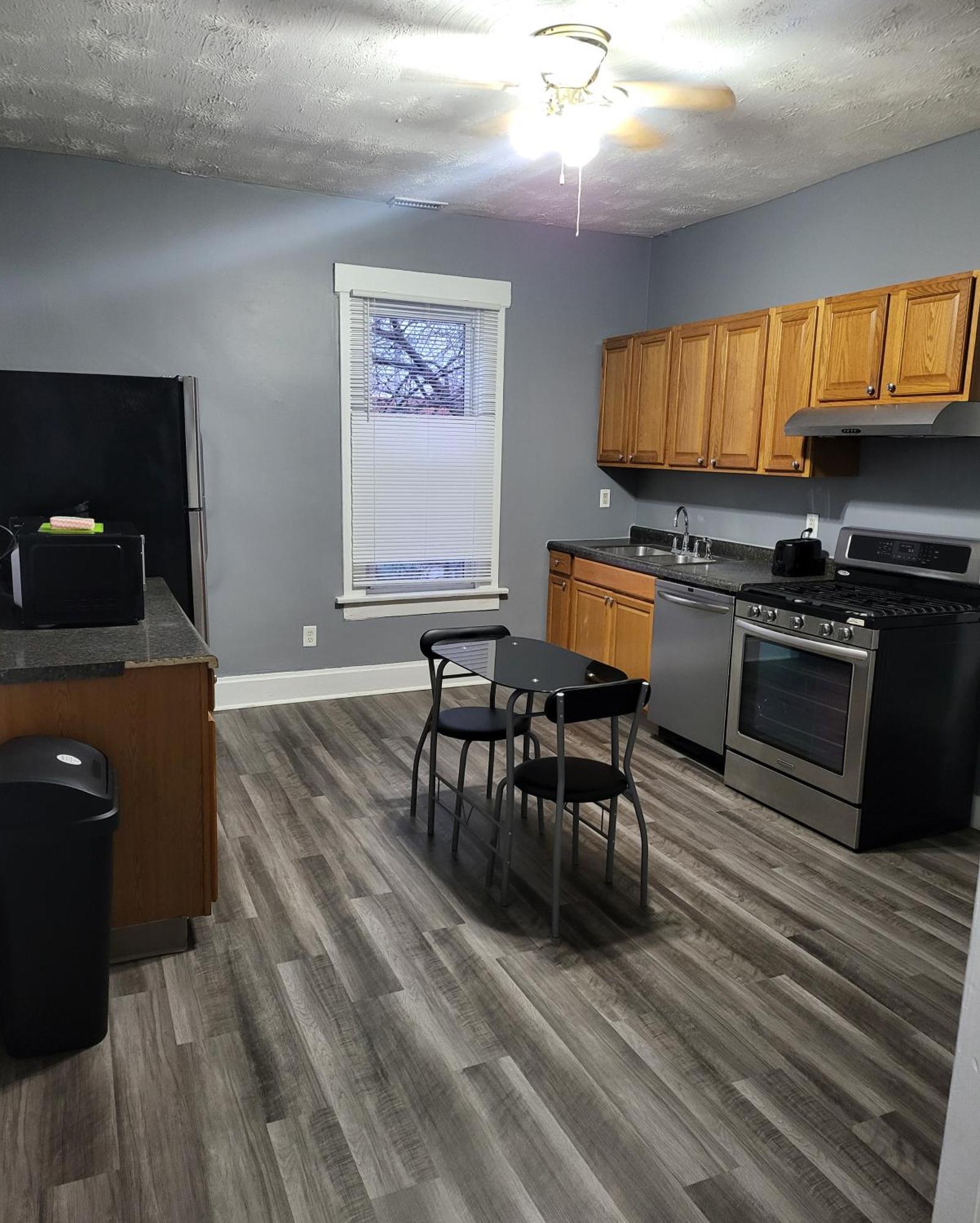 Guest Room With Two Double Beds In Columbus Oh, Airport Location Exterior photo