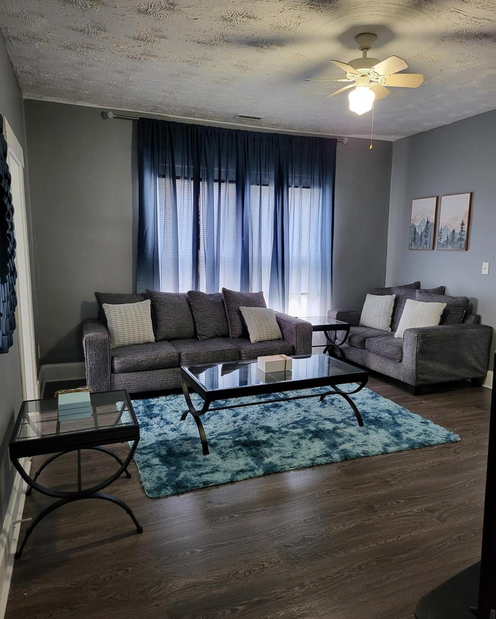 Guest Room With Two Double Beds In Columbus Oh, Airport Location Exterior photo