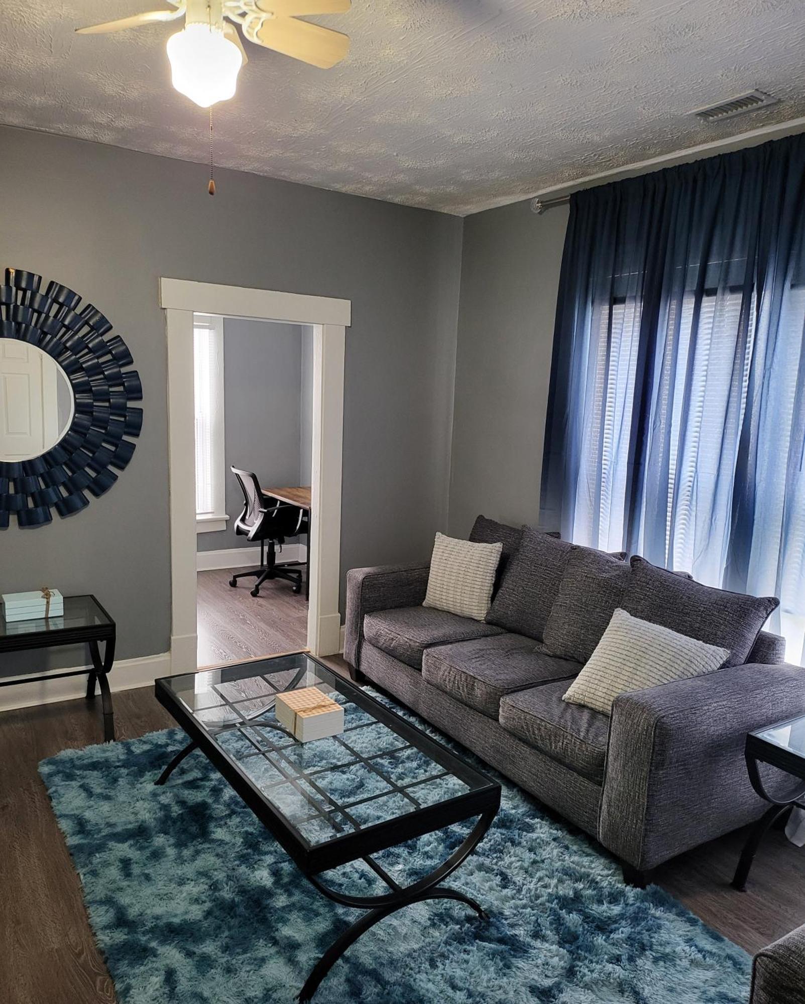 Guest Room With Two Double Beds In Columbus Oh, Airport Location Exterior photo