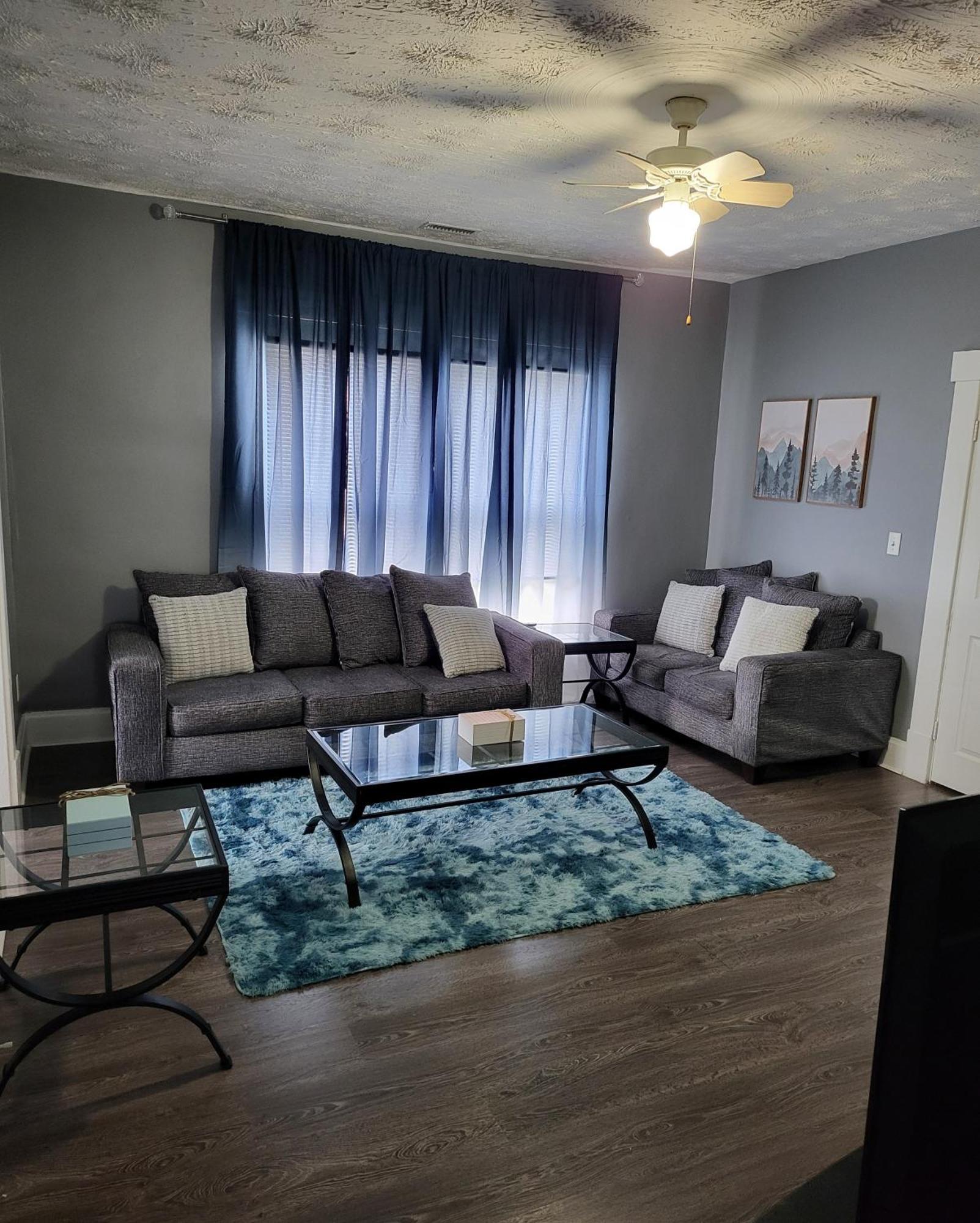Guest Room With Two Double Beds In Columbus Oh, Airport Location Exterior photo